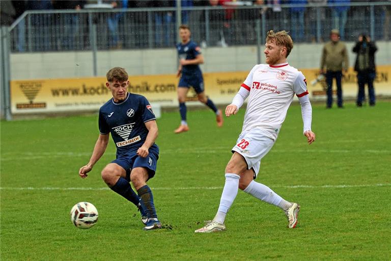 Sebastian Gleißner (rechts) hat den Elfmeter für die TSG rausgeholt. Foto: Alexander Hornauer