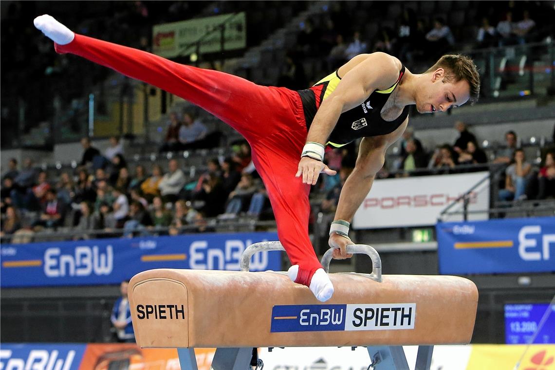 Von der Sporthalle an den Bankschalter Sebastian Krimmer hat. lange Jahr bei vielen internationalen Meisterschaften für Deutschland geturnt. Foto: Baumann