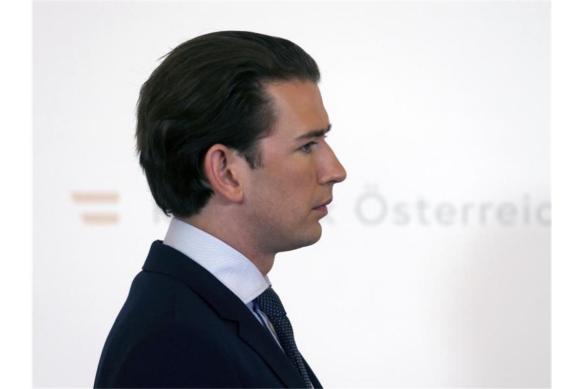 Sebastian Kurz, Bundeskanzler von Österreich, kommt zu einer Pressekonferenz. Die generelle Reisewarnung für ganz Nordrhein-Westfalen wurde von der österreichischen Regierung zurückgenommen. Foto: Ronald Zak/AP/dpa