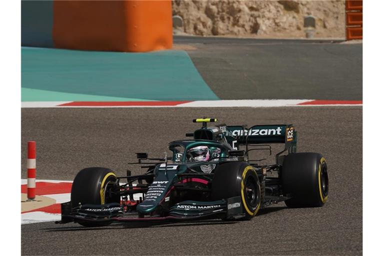 Sebastian Vettel im Aston Martin. Foto: Hasan Bratic/dpa