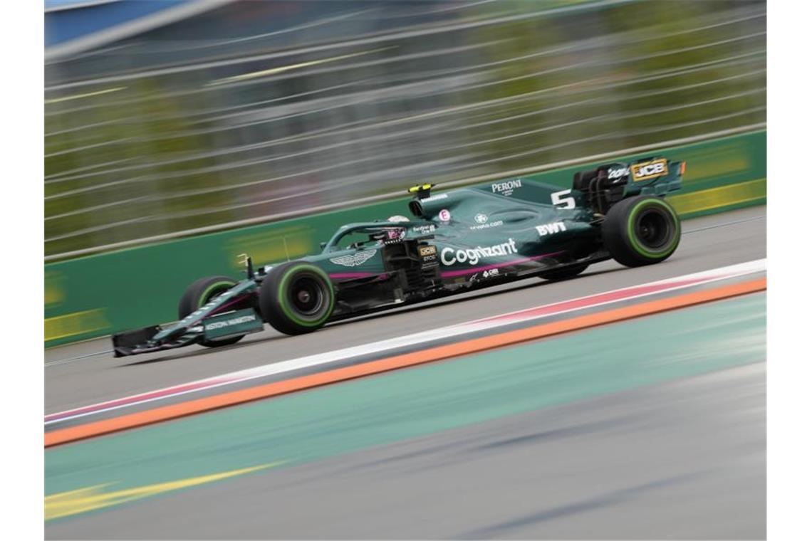 15 Jahre später: Vettels „To-Do-Liste“ im Wandel Sebastian Vettel im Aston Martin. Foto: Sergei Grits/AP/dpa