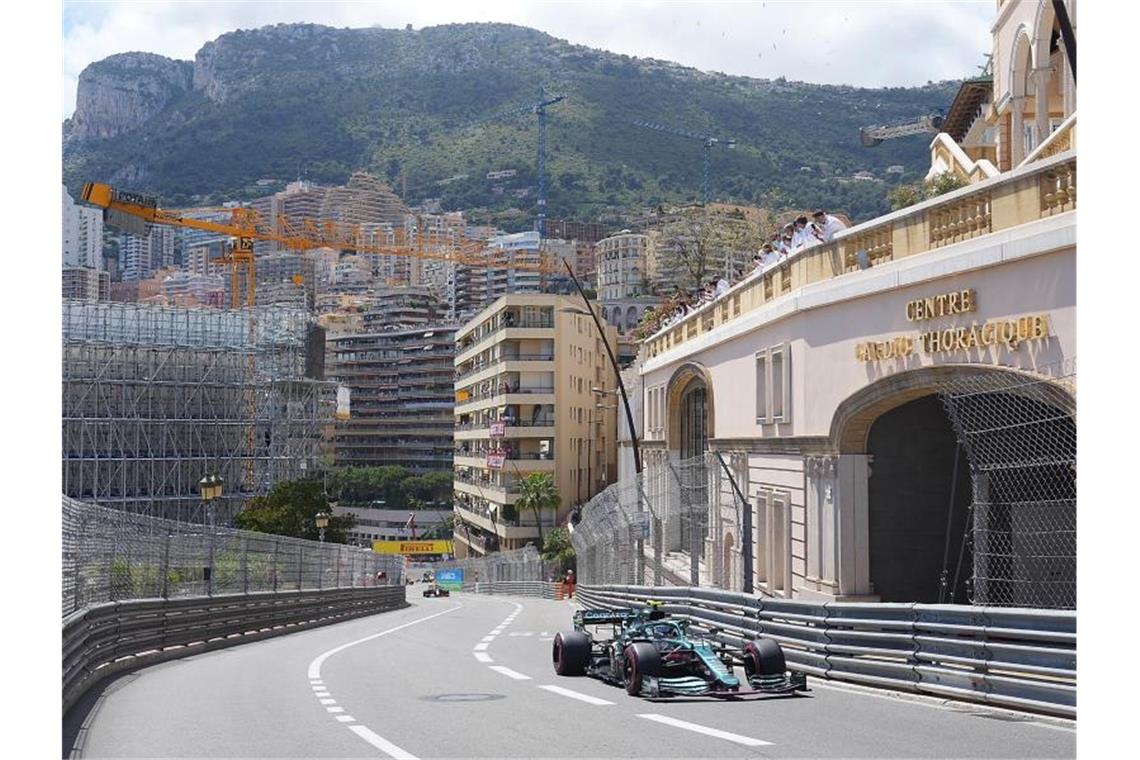 Viel Drama, ein Mitgewinner: Guter Tag für Vettel in Monaco Sebastian Vettel kam mit seinem Aston Martin in Monaco als Fünfter ins Ziel. Foto: Hasan Bratic/dpa