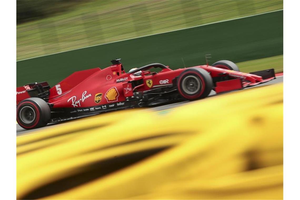 Hamilton rast auf die Pole - Vettel am Tiefpunkt Sebastian Vettel scheiterte mit seinem Ferrari in Q2. Foto: Francisco Seco/AP Pool/dpa