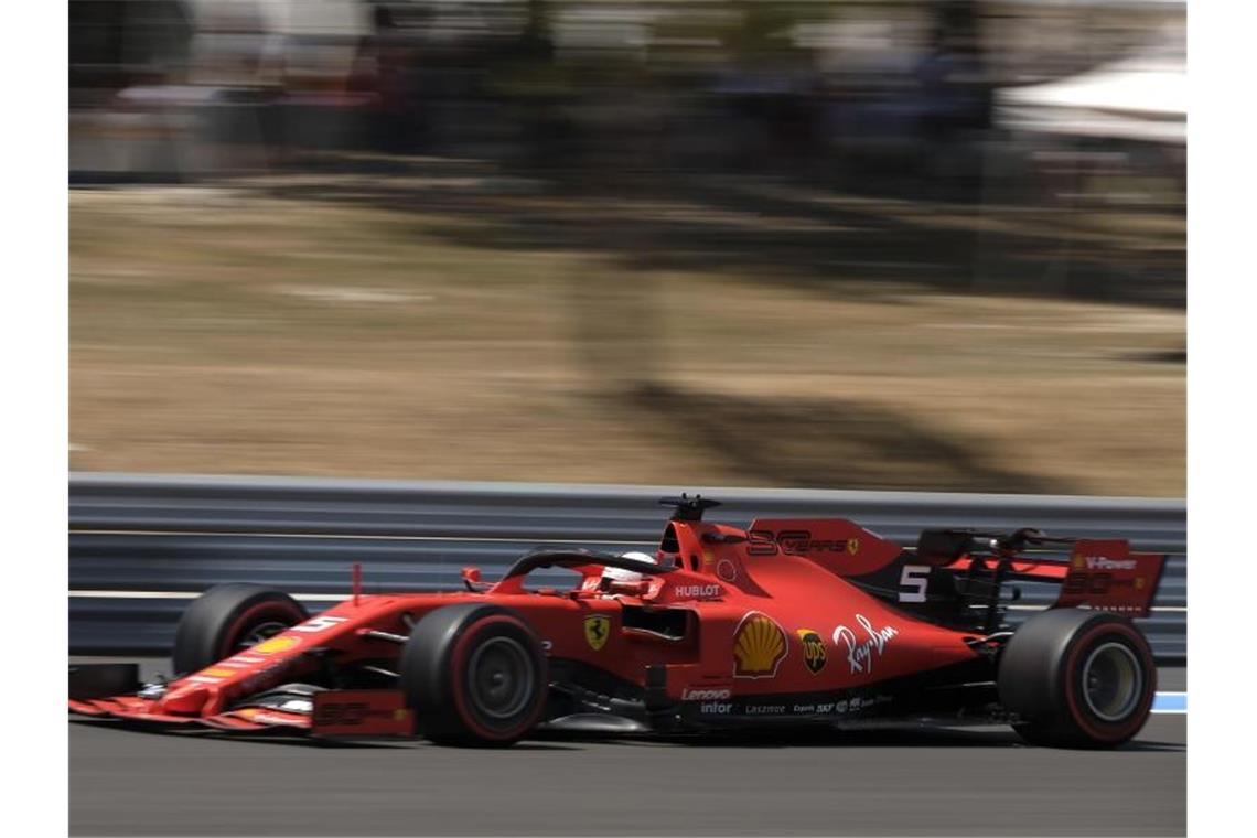 Verkorkster Stresstest: Vettel patzt in Frankreich Sebastian Vettel startet beim Formel-1-Rennen in Frankreich vom siebten Platz. Foto: Pierre Stevenin/ZUMA Wire