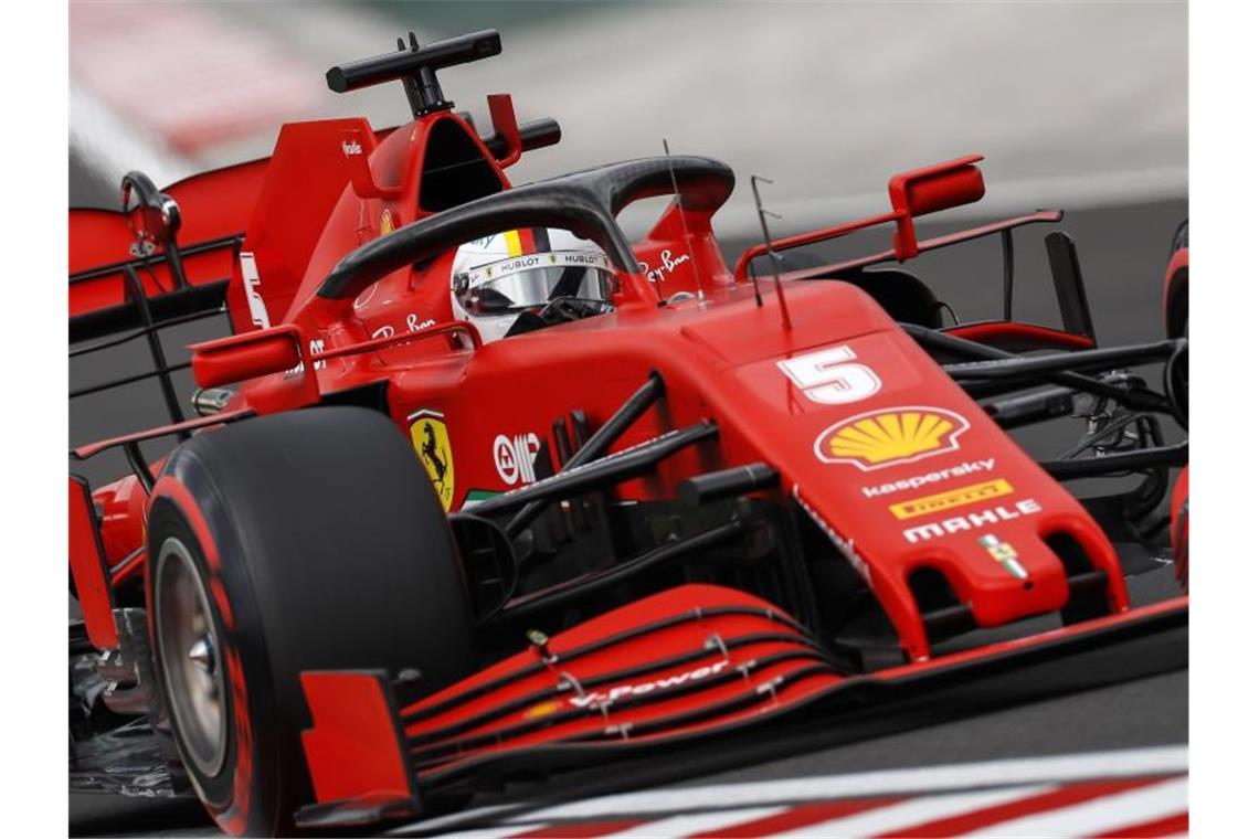 Sebastian Vettel vom Team Ferrari lenkt sein Auto während des Qualifyings auf der Hungaroring-Rennstrecke. Foto: Leonhard Foeger/Pool Reuters/AP/dpa
