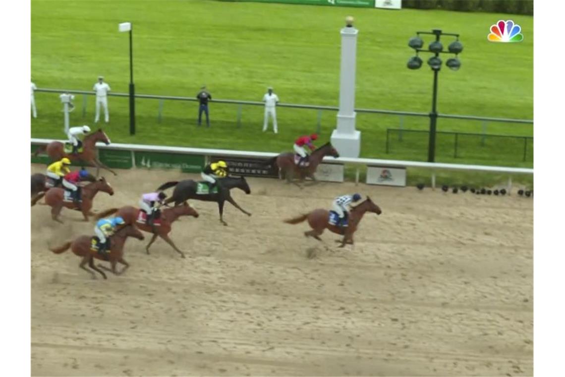 Secretariat (r) gewinnt die virtuelle Auflage des Kentucky Derbys. Foto: Uncredited/NBC Sports via AP/dpa