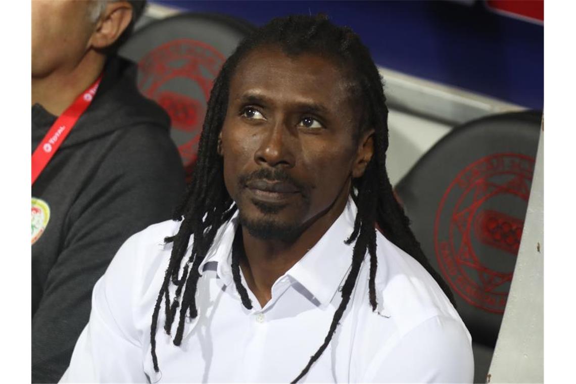 Senegal und Marokko erreichen Viertelfinale Segenals Nationaltrainer Aliou Cisse. Foto: Gehad Hamdy/dpa/Archiv