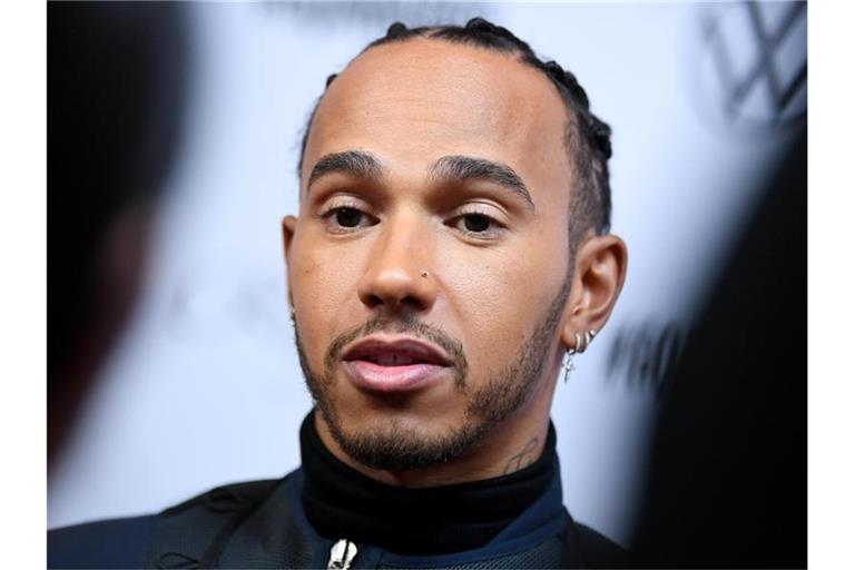 Sehnt die Rennen wieder herbei: Formel-1-Weltmeister Lewis Hamilton. Foto: Britta Pedersen/zb/dpa