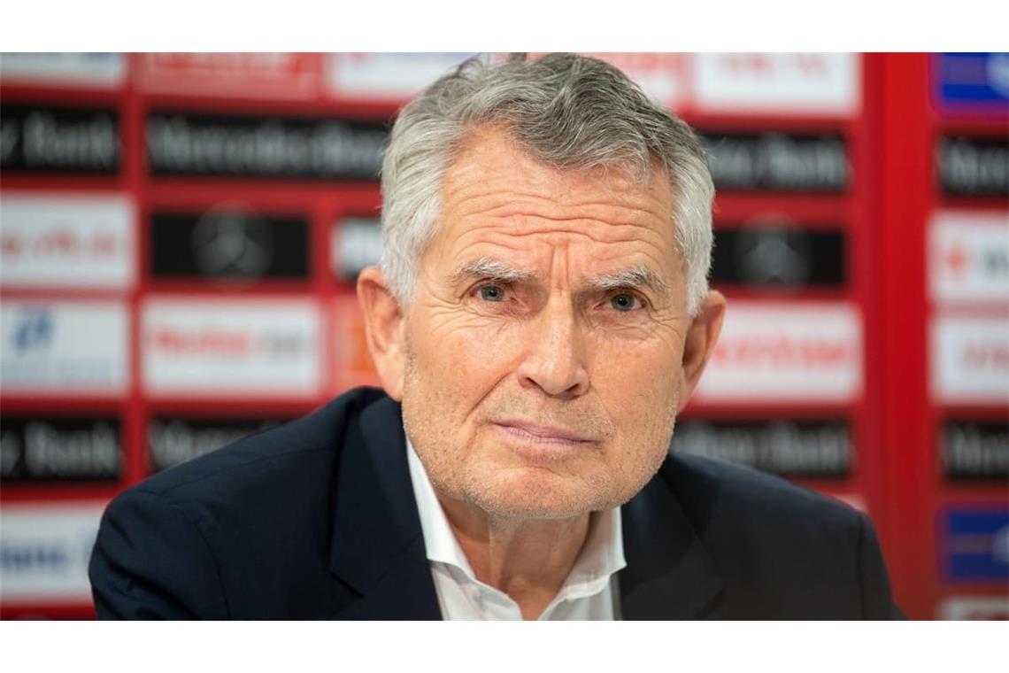 Sehr viel erfolgreicher lief es auch nicht für seinen Nachfolger Wolfgang Dietrich. Zwar stieg der VfB nach einem Jahr Zweite Liga unmittelbar wieder auf, konnte im „Oberhaus“ jedoch nie eine stabile sportliche Situation etablieren, geschweige denn an die Erfolge vergangener Zeiten anknüpfen. Ein unrühmliches Ende nahm seine Präsidentschaft mit der Mitgliederversammlung im Juli 2019, als ein WLAN-Versagen verhinderte, dass die Mitglieder über seine Zukunft entscheiden konnten und er mit Personenschutz das Stadion verlassen musste. Einen Tag später legte er sein Amt nieder.