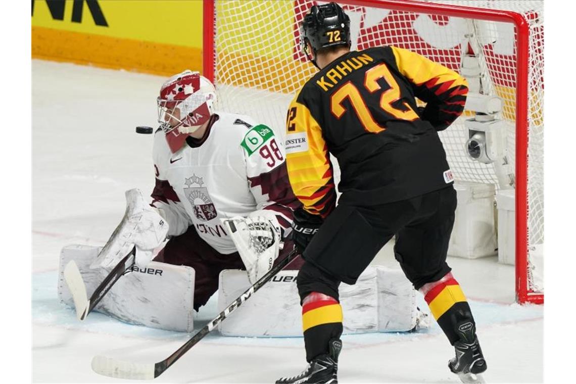 „Wichtig, dass wir mehr wollen“: Eishockey-Märchen wie 2010? Sein ganzes Können hat Dominik Kahun bei der WM noch nicht abgerufen. Foto: Roman Koksarov/dpa