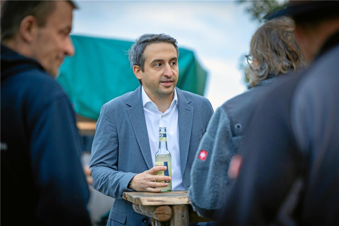 Sein Wahlkampf führte Max Schäfer in alle Spiegelberger Ortsteile. Die Begegnung mit den Bürgern empfand er als „wirklich schöne Sache“. Tenor der Menschen war, dass sie mit der Verwaltung zufrieden sind. Davon habe er im Wahlkampf profitiert. Foto: Alexander Becher