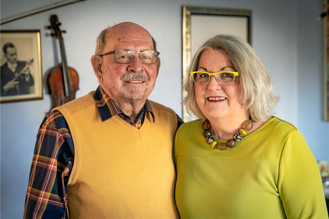 Margarete und Panos Konstantin haben beherzt allen Widrigkeiten getrotzt Seit 1982 leben Panos und Margarete Konstantin in Erbstetten. Sie haben drei Kinder und fünf Enkelkinder. Fotos: Alexander Becher