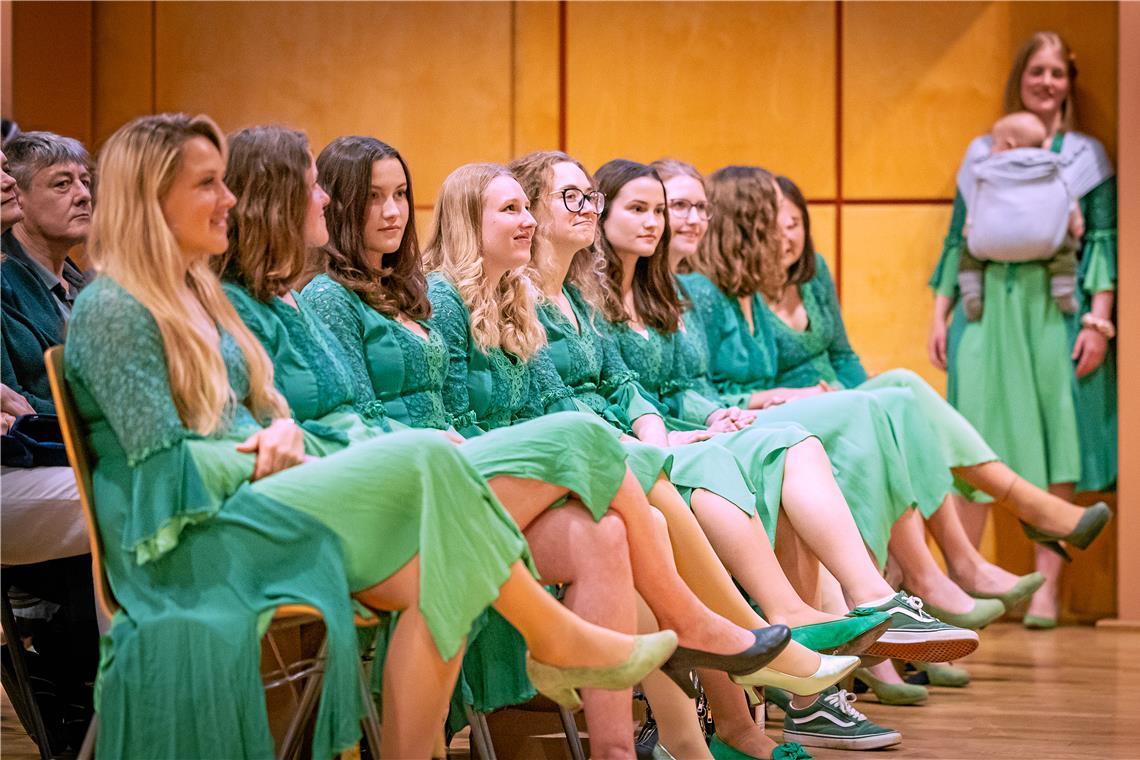 Seit 2013 wird jährlich eine Schwäbische Waldfee gekürt. Die jungen Frauen pflegen auch nach ihrer Amtszeit Kontakt und unterstützen die neuen im Amt nach dem Motto „Einmal Waldfee, immer Waldfee“. Foto: Alexander Becher