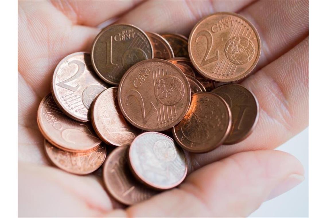 Seit Anfang Dezember müssen Geschäfte in Belgien das Wechselgeld auf fünf Cent auf- oder abrunden. Foto: Rolf Vennenbernd/dpa