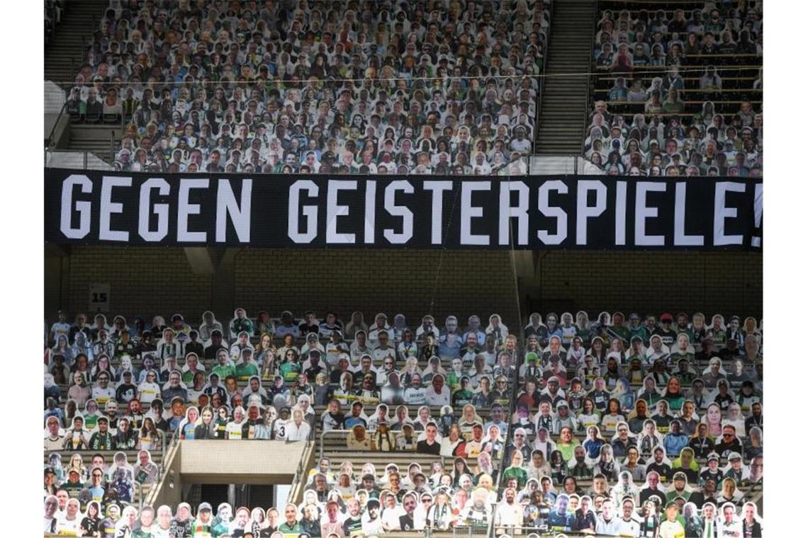 Gewinner und Verlierer des deutschen Sportjahres 2020 Seit Corona ein fast schon gewohntes Bild in Deutschlands Sportarenen: Leere Ränge und Geisterspiele. Foto: Ina Fassbender/AFP-Pool/dpa