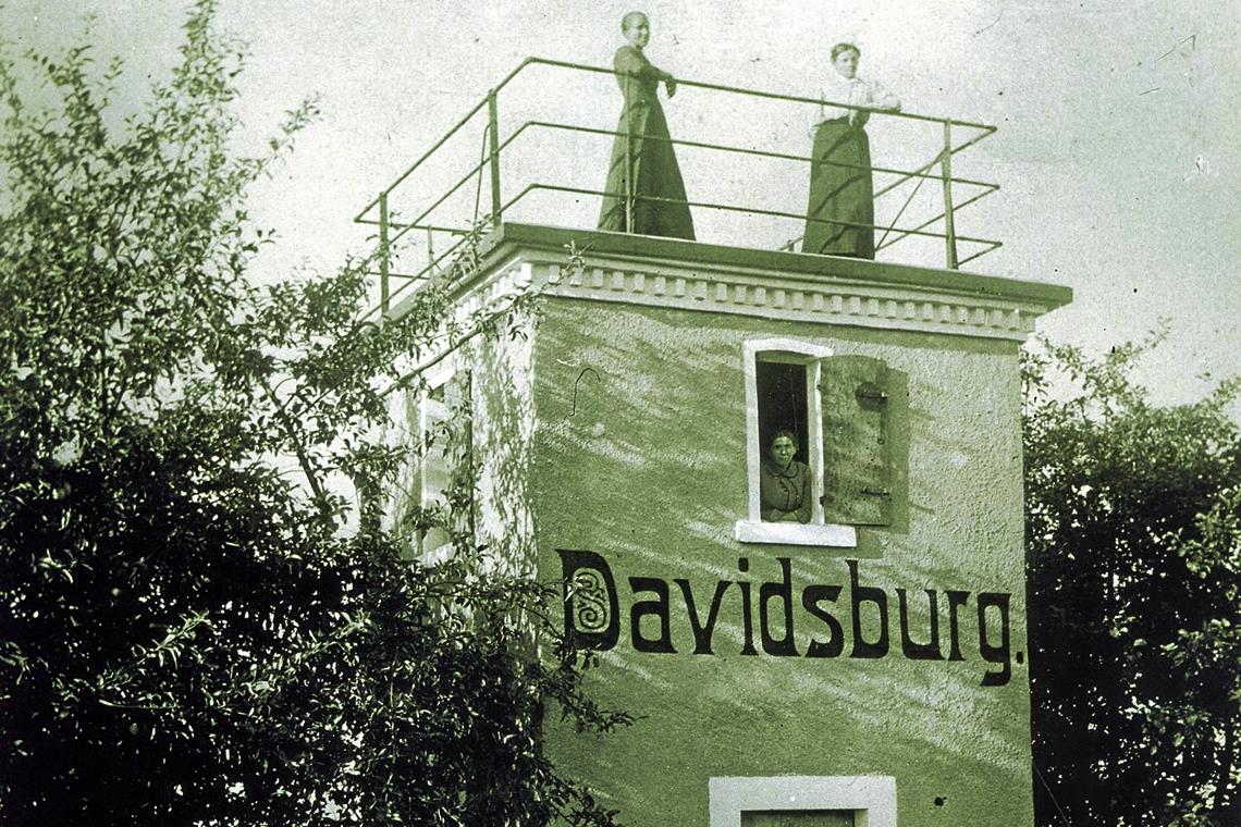 Die Davidsburg war ein Ausflugsziel Seit dem Jahr 1884 gab es auf dem Galgenberg zwischen Backnang und Maubach mit der „Davidsburg“ einen Aussichtspunkt mit einem turmartigen Gartenhaus mit Dachterrasse. Die „Davidsburg“ wurde um 1970 abgebrochen.