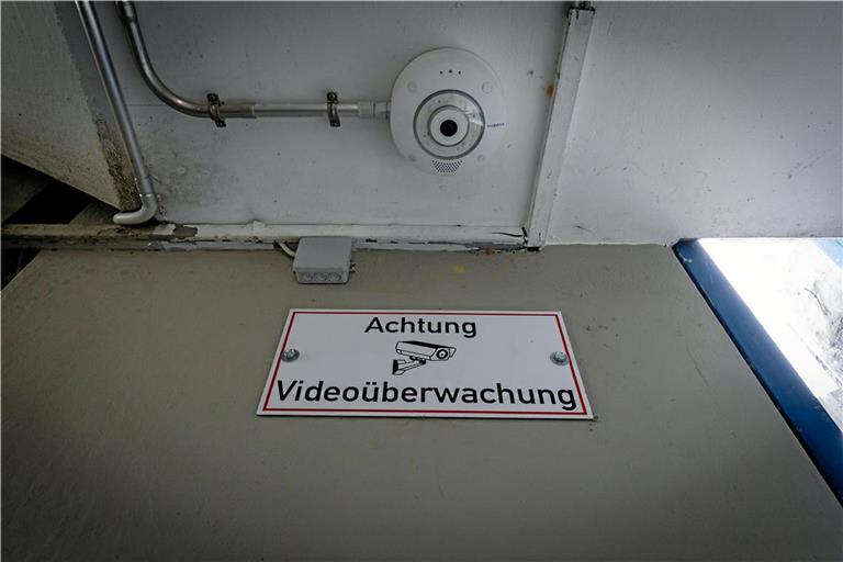 Seit dem Sommer hängen am ZOB und im Treppenhaus zum Parkhaus Videokameras. Foto: Alexander Becher