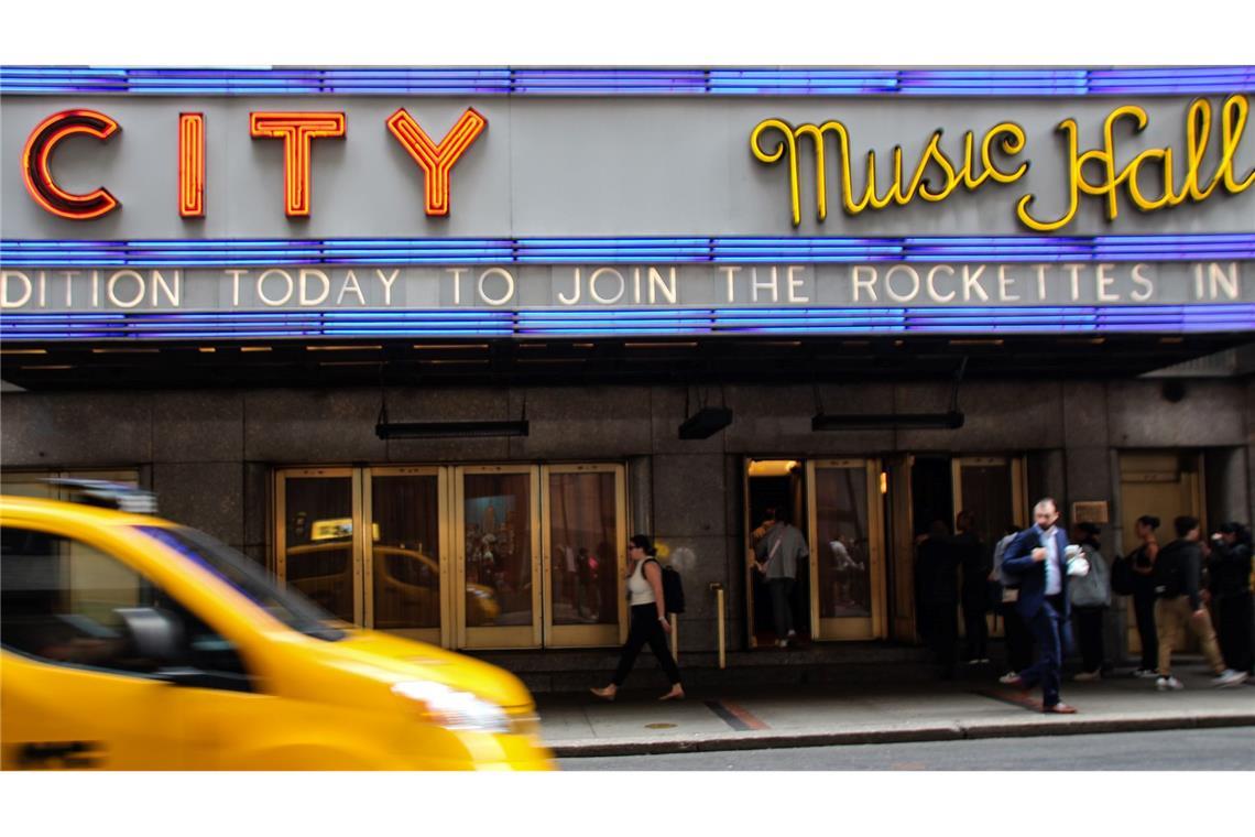 100 Jahre Showtanzgruppe "Rockettes" - noch zeitgemäß? Seit den 1930er Jahren tritt die Truppe in der Radio City Music Hall in Manhattan auf.