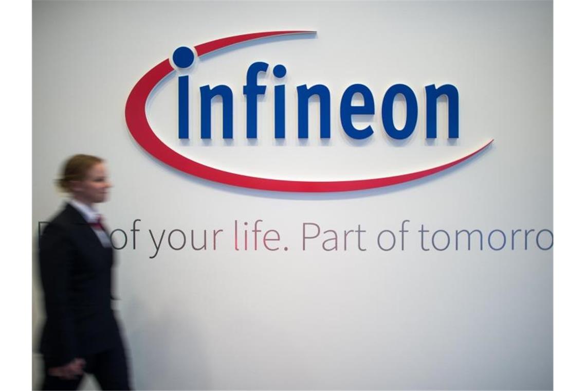 Cypress-Kauf: Infineon holt Milliarden Euro von Aktionären Seit der Bekanntgabe der Übernahme des US-Konkurrenten Cypress Semiconductor haben Infineon-Papiere ihren Abwärtstrend fortgesetzt und mehr als 10 Prozent verloren. Foto: Matthias Balk