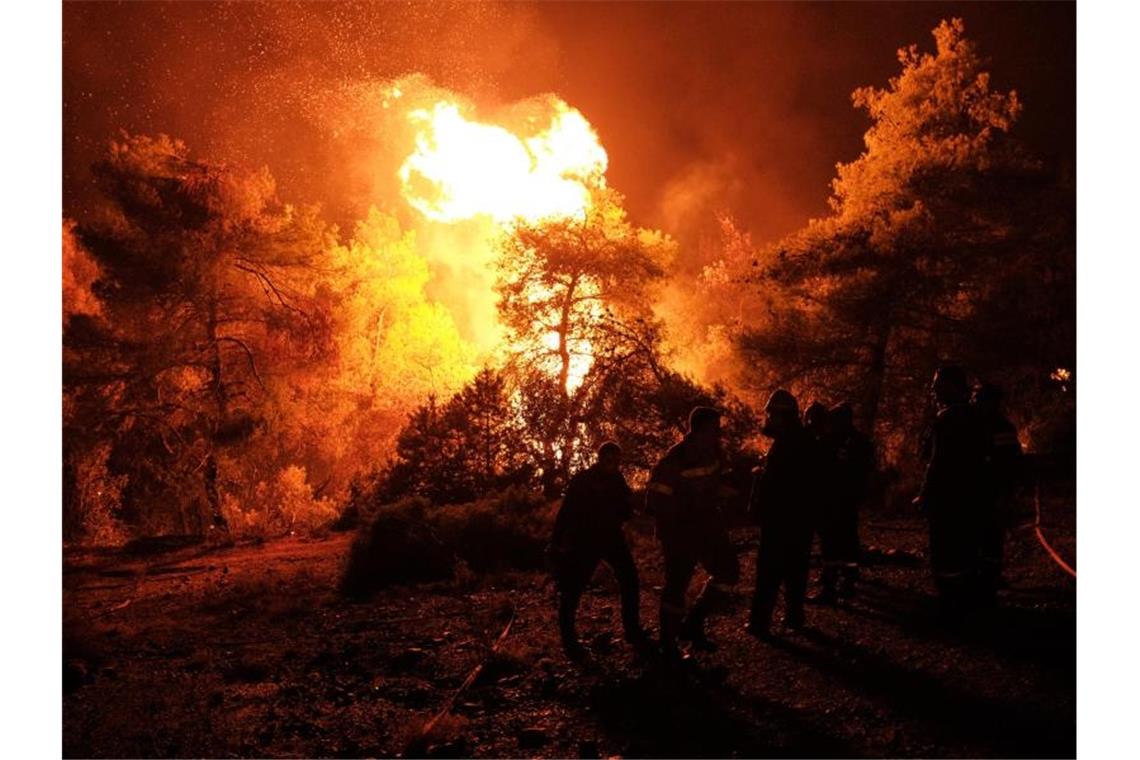 Brände auf griechischer Insel Euböa teils unter Kontrolle Seit drei Tagen wütet das Feuer. Foto: Nick Paleologos/XinHua