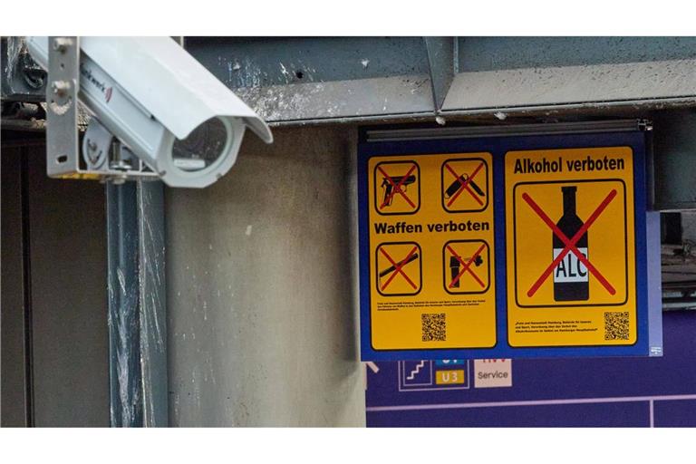 Seit einiger Zeit gilt ein Waffenverbot im Bereich des Hauptbahnhofs. (Archivbild)