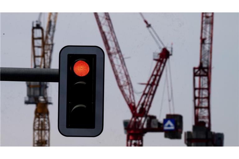 Seit Jahren bremsen immer neue Krisen die deutsche Wirtschaft aus. (Symbolbild)