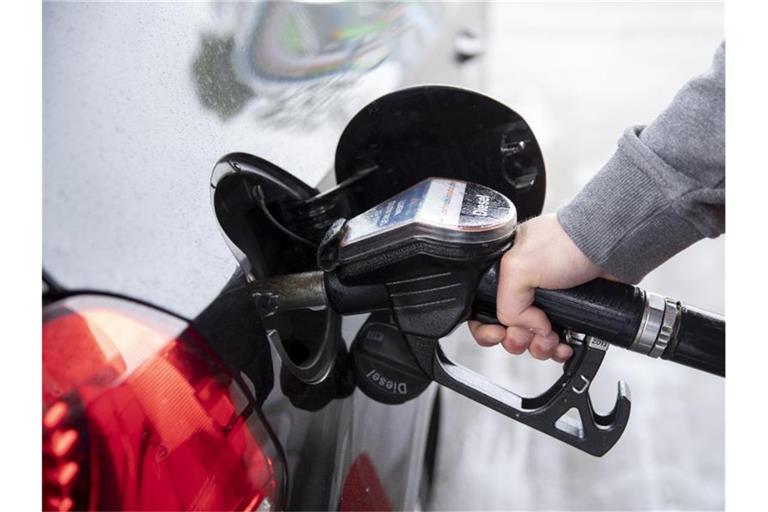 Seit November 2020 ist Treibstoff fast kontinuierlich teurer geworden. Foto: Felix König/dpa