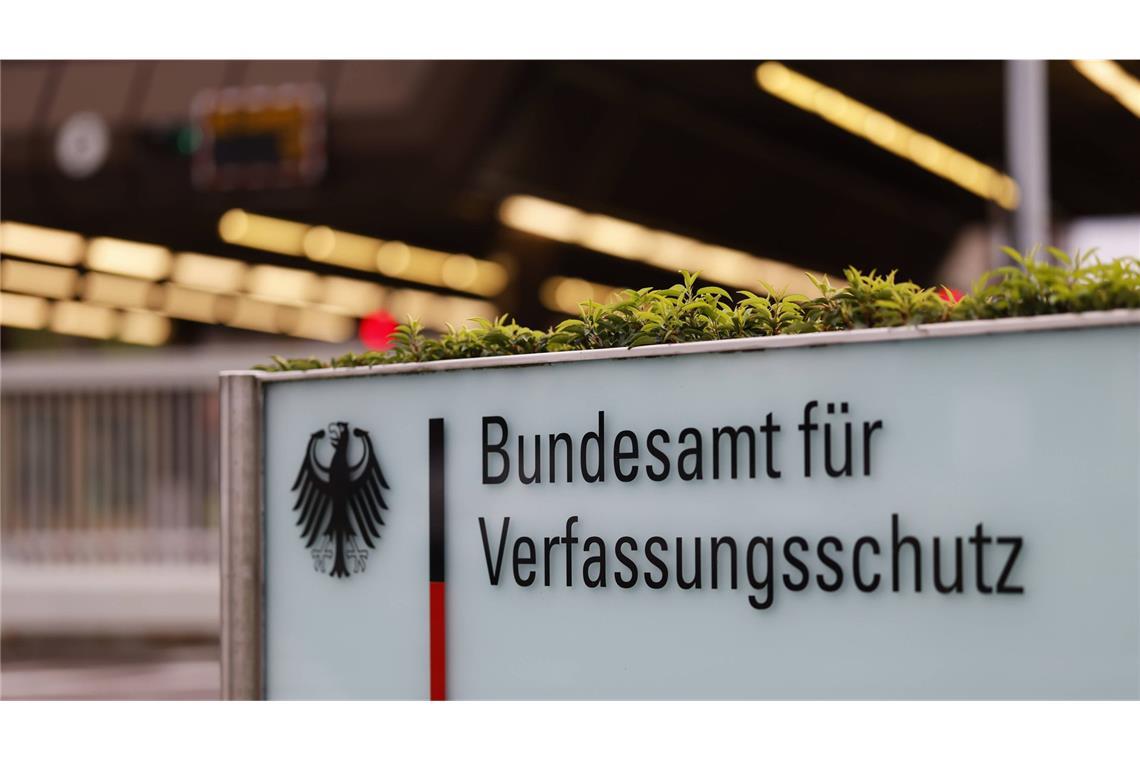 Seit November 2025 leitet der Verfassungsschutz in Baden-Württemberg strafrechtlich relevante Hinweise an die Staatsanwaltschaft (Symbolfoto).