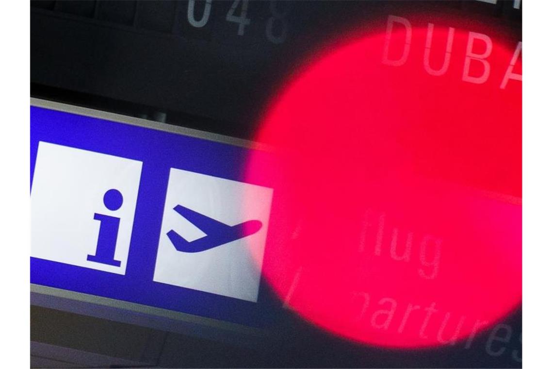 Bundespolizei wirft Airlines Verantwortungslosigkeit vor Seit Samstag gibt es weitgehende Einreisesperren für Menschen aus Ländern, in denen besonders ansteckende Virusvarianten grassieren. Foto: Andreas Arnold/dpa