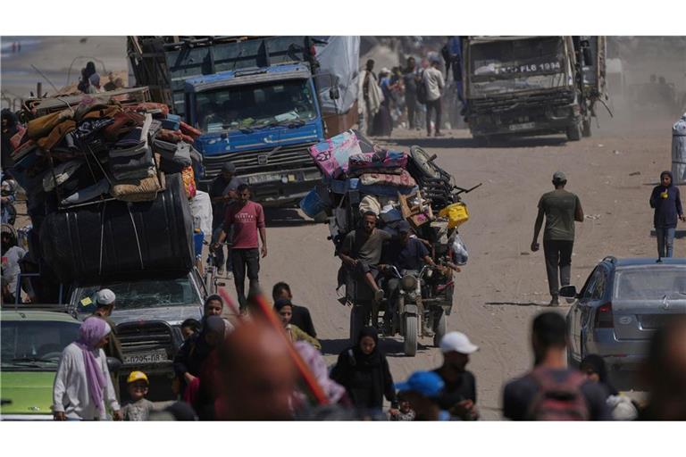 Seit Tagen flüchten Tausende Menschen aus der Stadt Gaza, wo die israelische Armee immer weiter vordringt. (Archivbild)
