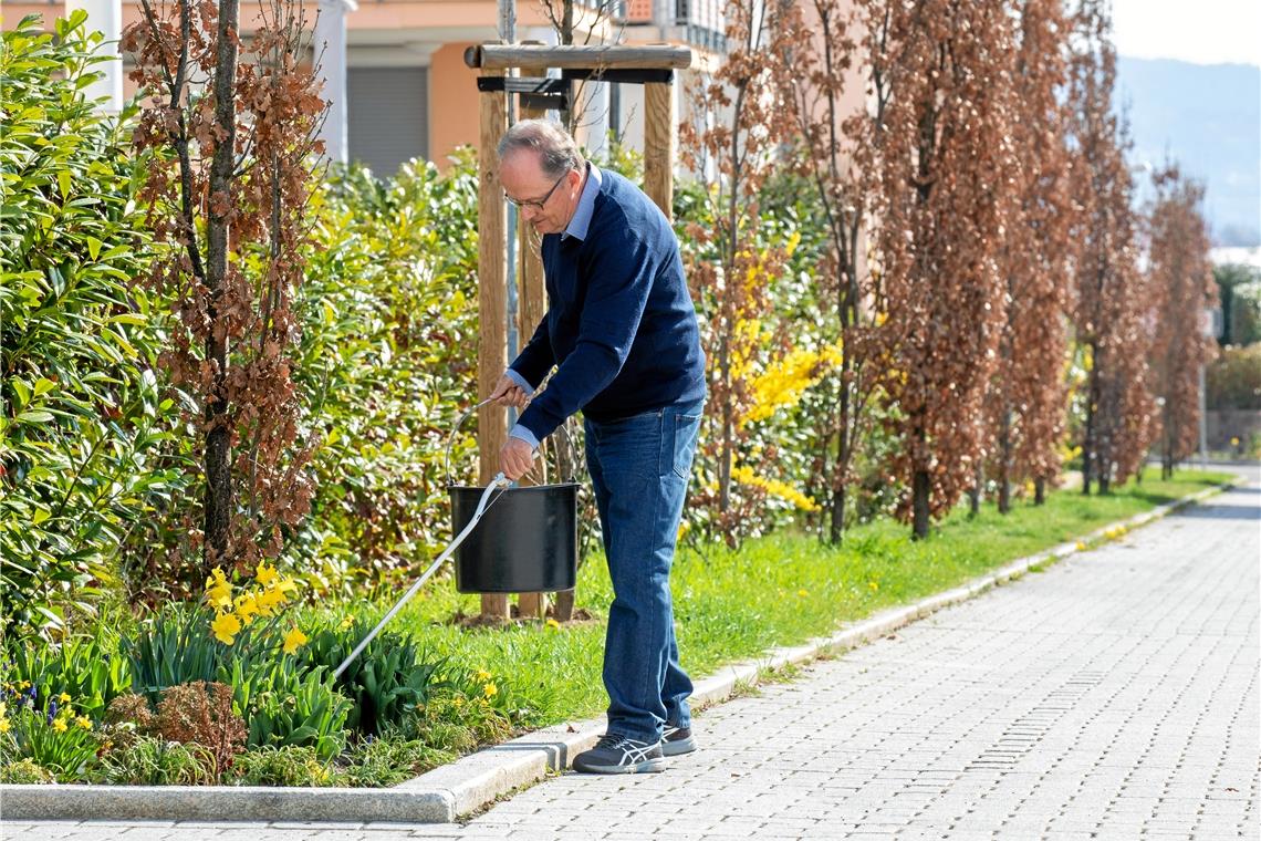 Einstiger Lehrer sammelt regelmäßig Müll Seit vier Jahren sammelt Klaus Digel regelmäßig Müll, inzwischen drei bis sechs Tage pro Woche. Foto: A. Becher
