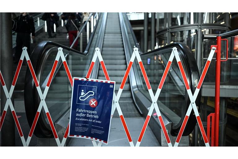 Seit Wochen kaputt: Rolltreppen im Hauptbbahnhof.