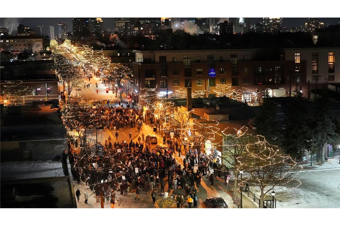 Seit Wochen wird gegen Trumps Abschiebepolitik demonstriert.