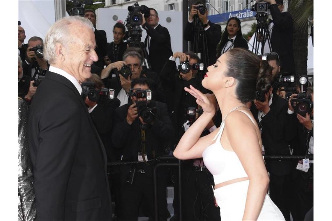 Filmfest Cannes startet mit Zombies und Zoff Selena Gomez zeigt Haltung, Bill Murray freut es. Foto: Arthur Mola/Invision