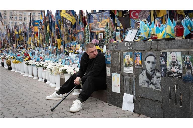 Selenskyj habe den Bundeskanzler über die massiven russischen Luftangriffe auf zivile Ziele und die ukrainische Energieinfrastruktur am vergangenen Wochenende informiert. (Archivbild)
