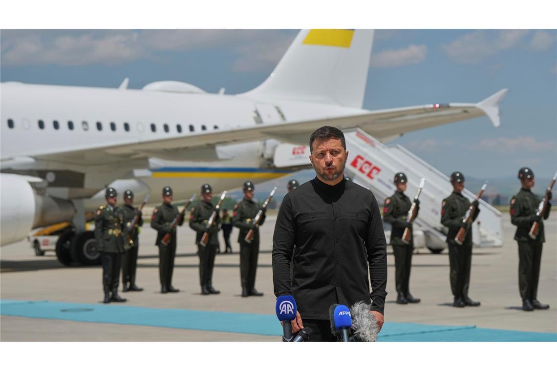 Selenskyj nennt russische Delegation "Täuschungsmanöver"