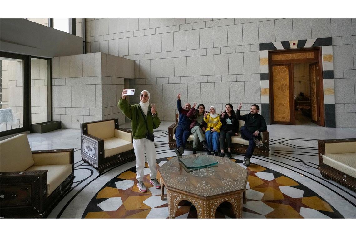 Bilder des Tages Selfie im Präsidentenpalast - nach dem Sturz Assads