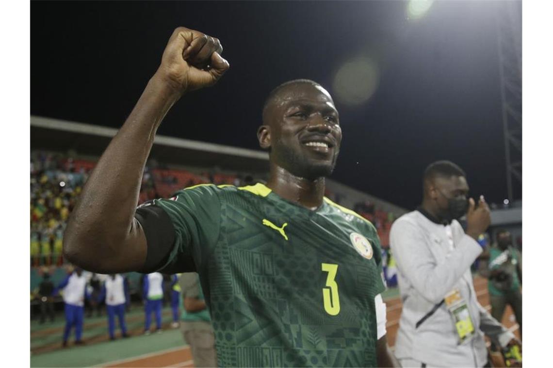 Senegal und Marokko erreichen Viertelfinale Senegals Kalidou Koulibaly jubelt nach dem Spiel. Foto: Sunday Alamba/AP/dpa