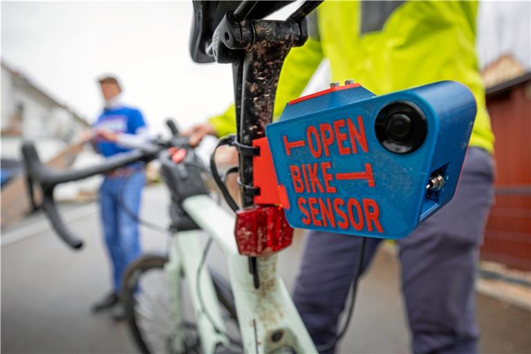Sensoren messen den Abstand beim Überholen. Foto: A. Becher