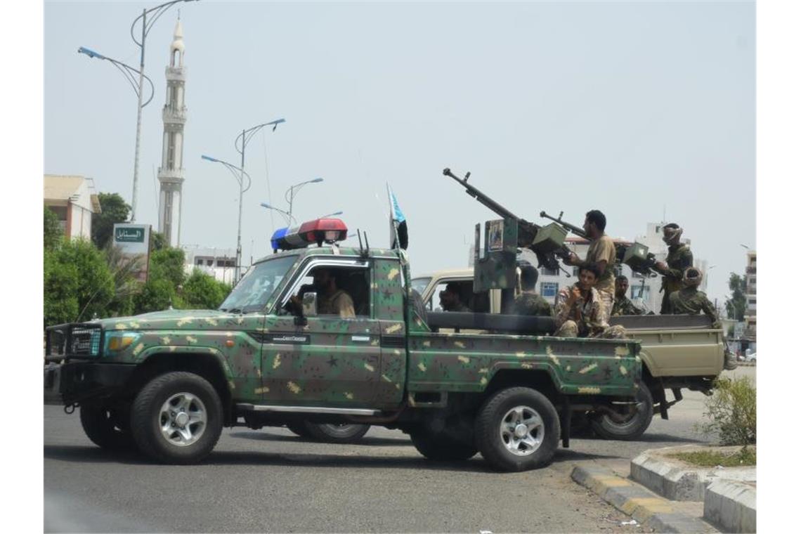 Separatisten des sogenannten Südlichen Übergangsrats fahren durch Aden (Archiv). Foto: Murad Abdo/XinHua/dpa