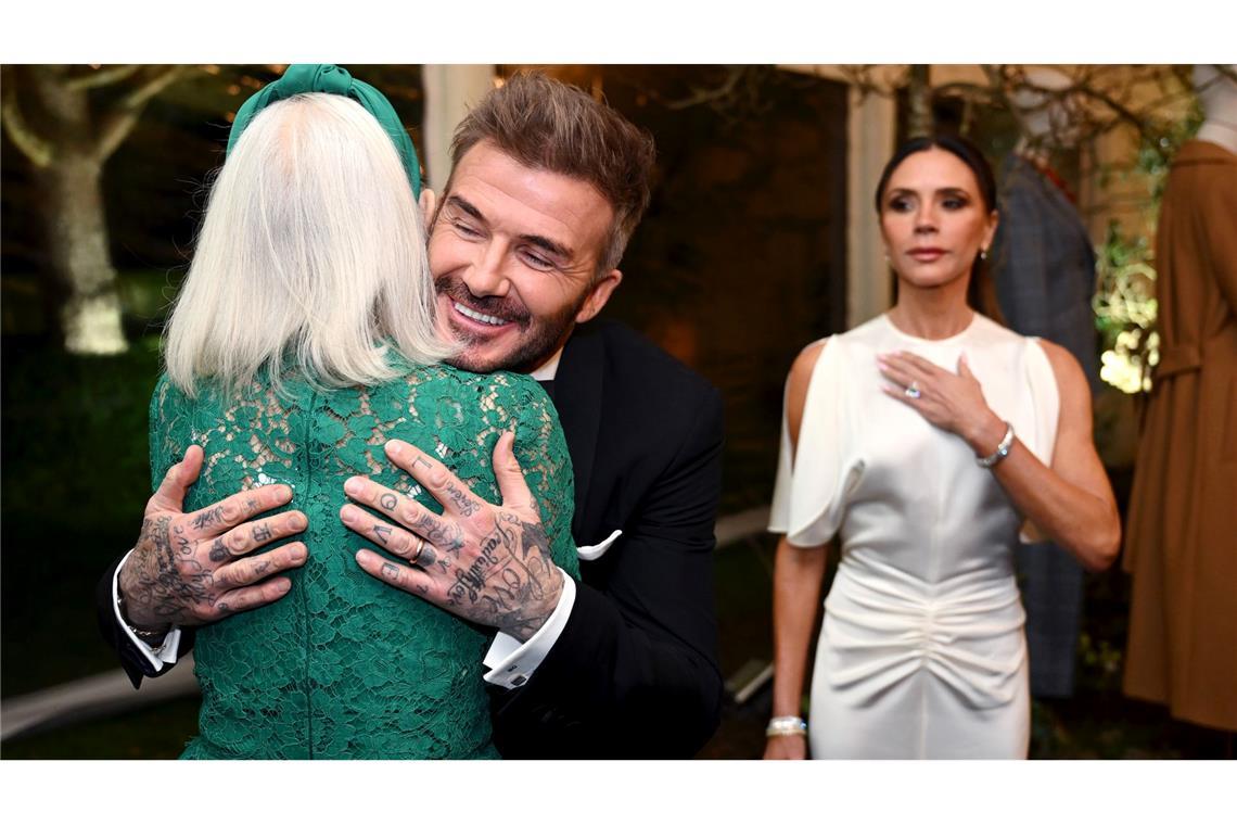 Charles diniert mit Beckhams, Mirren und Versace