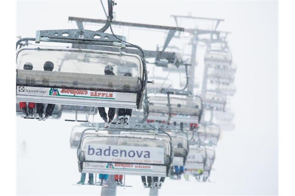 Skibetrieb am Feldberg steht wegen „Sabine“ still Sessellift der Feldbergbahn. Foto: Philipp von Ditfurth/dpa/Archivbild