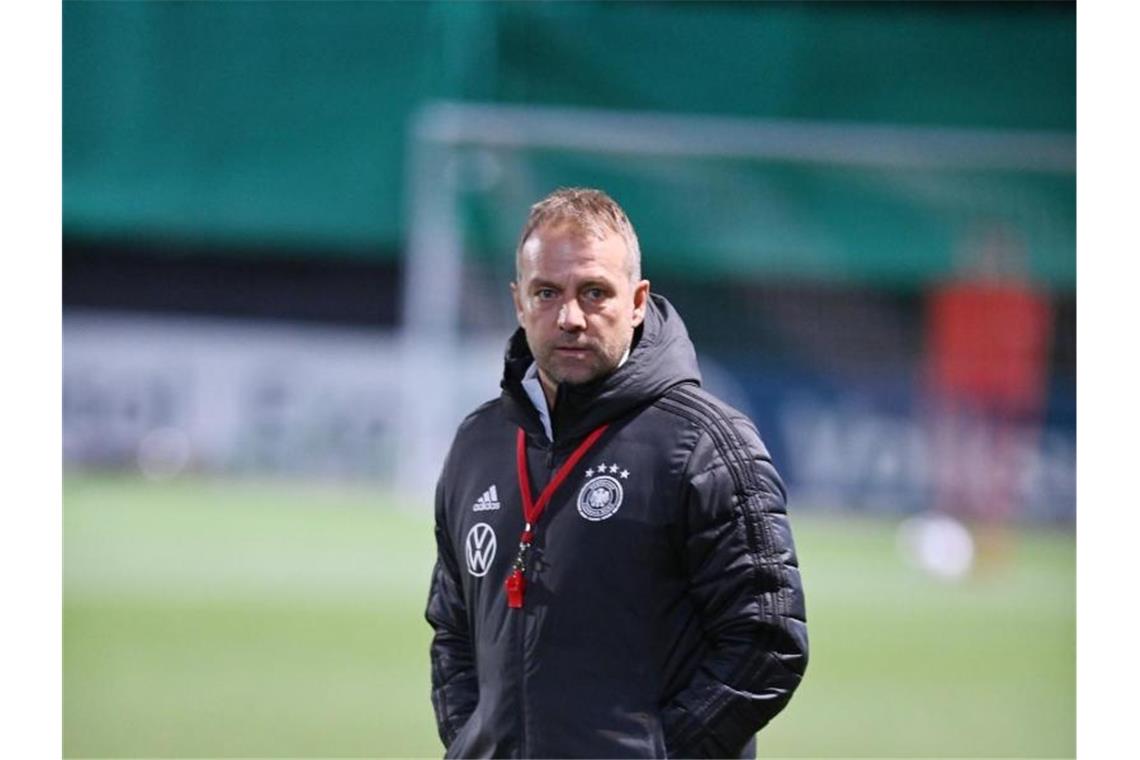 Setzt gegen Liechtenstein auf sein bewährtes 4-2-3-1-System: Bundestrainer Hansi Flick. Foto: Swen Pförtner/dpa