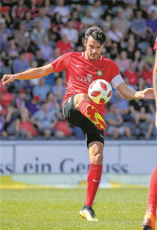 SG-Kapitän Julian Leist freut sich aufs Heimspiel gegen den Karlsruher SC. Foto: A. Becher