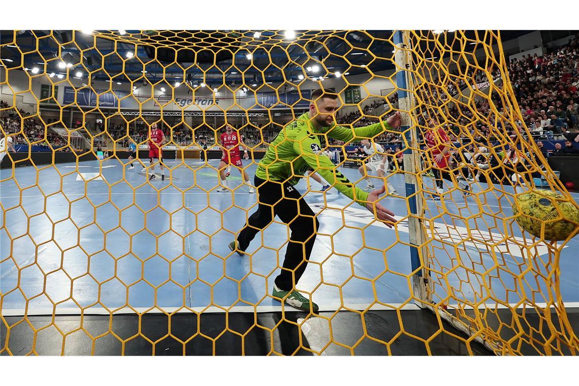 Lehrstunde für den Neuling vom Rekordmeister SG-Keeper Filip Baranasic: Neun Paraden, 39 Gegentore