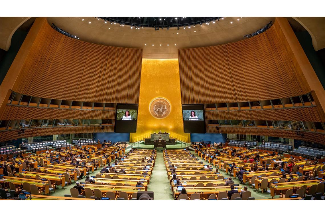 UN-Resolution zur Unterstützung der Ukraine angenommen Showdown in der Halle der UN-Vollversammlung in New York