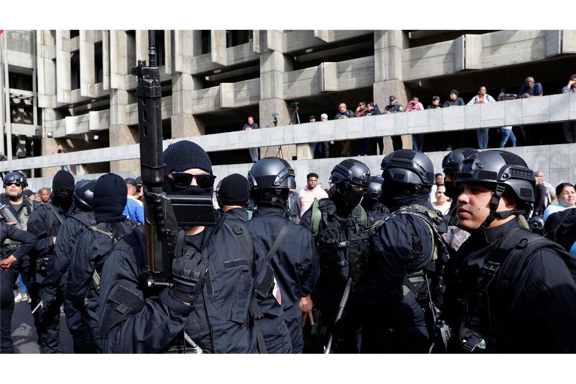 Sicherheitskräfte und bewaffnete Gruppen sind ein wichtiger Machtfaktor in Venezuela.