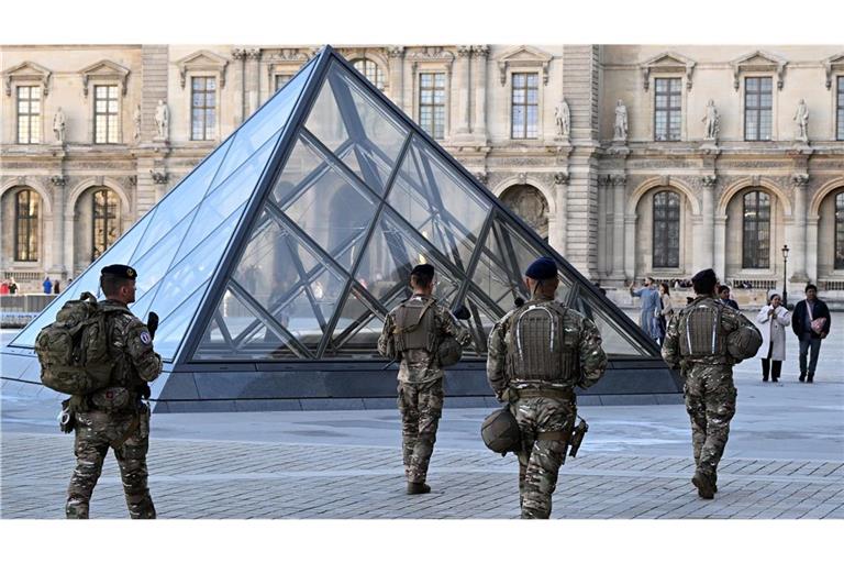Sicherheitsvorkehrungen am Louvre