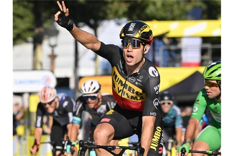 Sicherte sich den Sieg der letzten Etappe in Paris: Wout van Aert. Foto: Pete Goding/BELGA/dpa