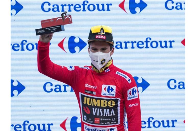 Sicherte sich seinen dritten Vuelta-Gesamtsieg in Serie: Primoz Roglic. Foto: Lalo R. Villar/AP/dpa